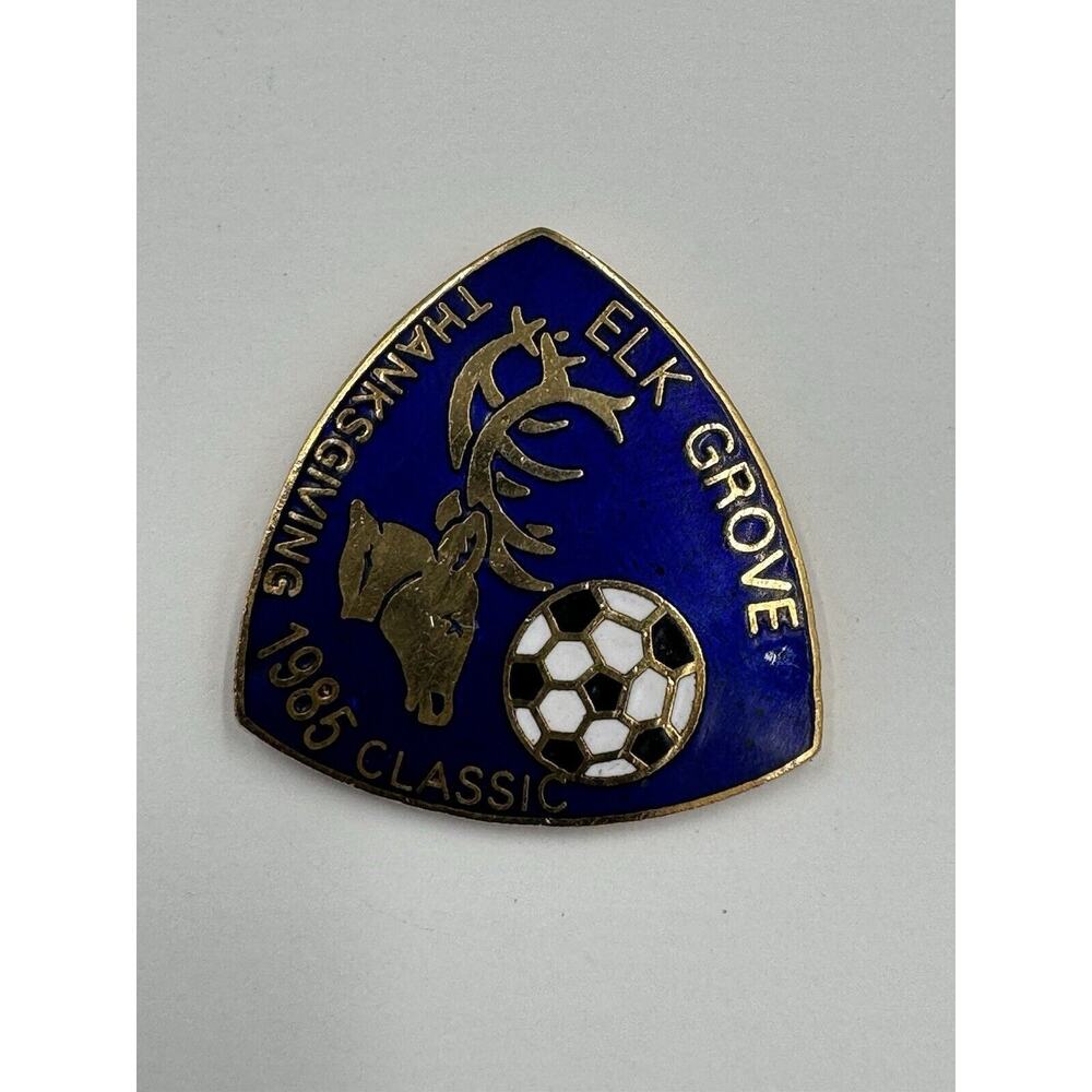 Vintage Elk Grove 1985 Thanksgiving Classic Lapel Pin‎